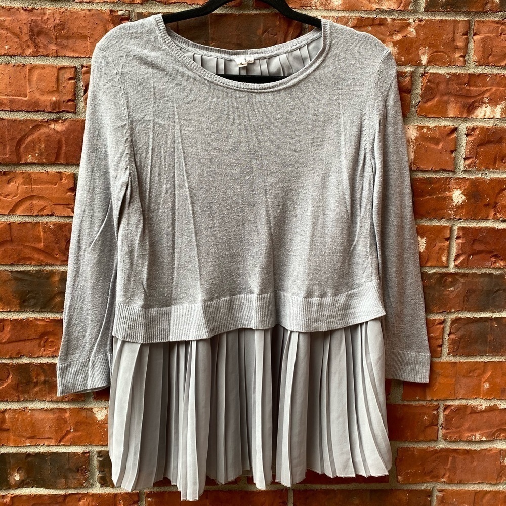 Anthropologie Moth Womens Small Gray Knit Pleated Layer Sweater